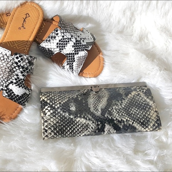 Snake print clutch - Picture 2 of 3